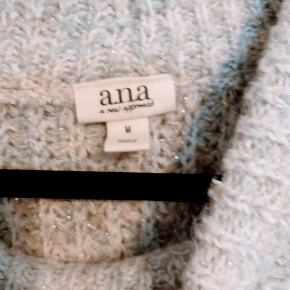 NWT Ana grey soft sweater with long sleeves and an oversized fit size medium - Picture 3 of 4